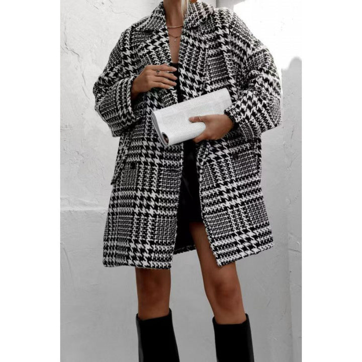 Manteau à carreaux pour femmes avec une coupe élégante et des poches pratiques Chic & Stil