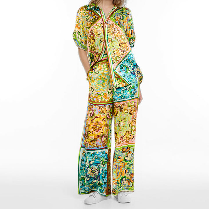 Ensemble décontracté pour femmes avec chemise à motif coloré et pantalons larges Chic & Stil