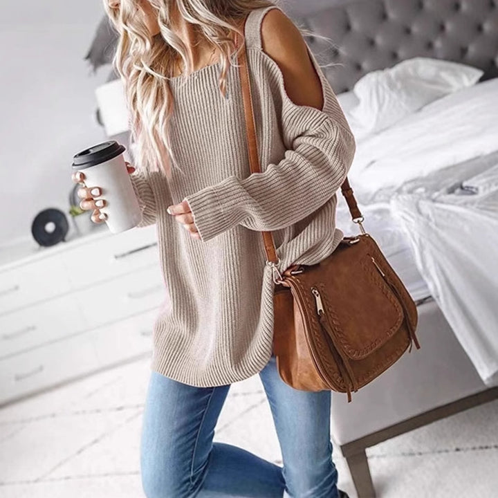 Pull-over tricot off-shoulder pour femmes avec matériau doux et coupe décontractée Lune London