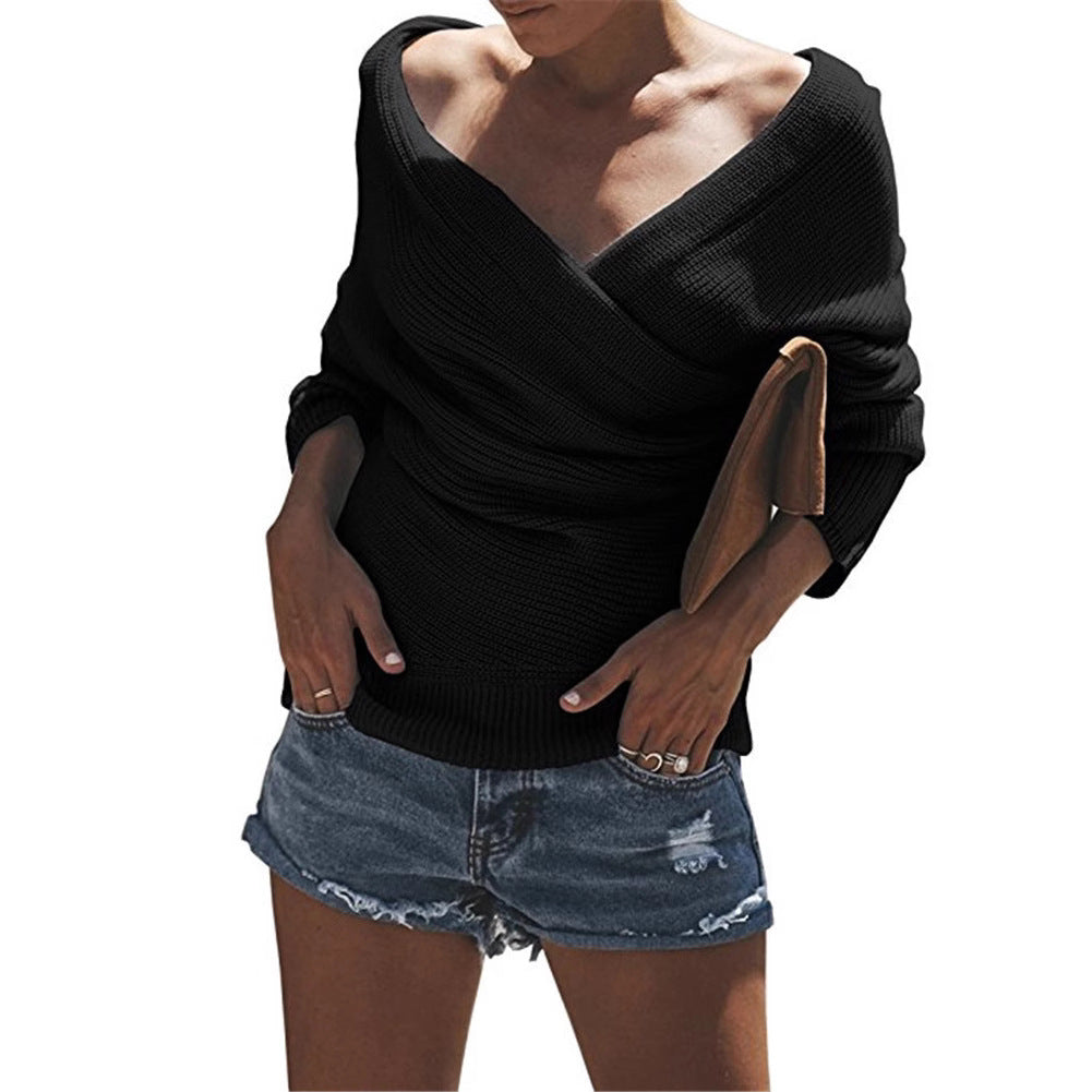 Ladies relaxed knit sweater with deep V-neck and oversized cut Lune London