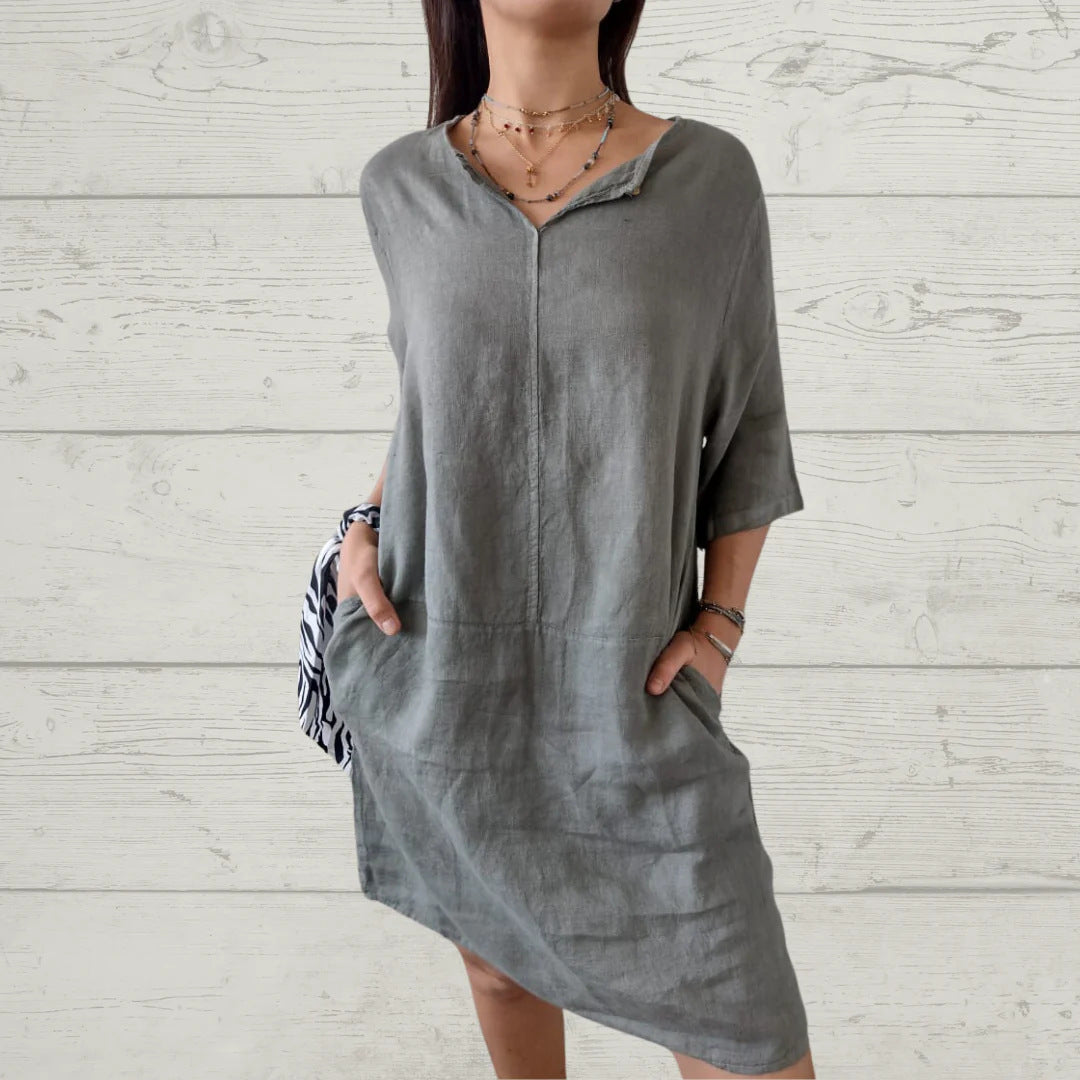 Linen dress for women with V-neckline and practical pockets Lune London