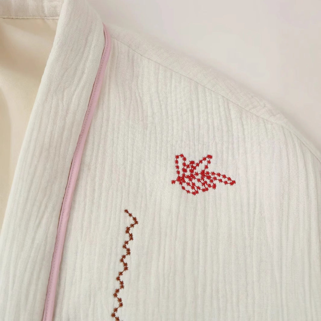 Embroidered cotton jacket for ladies with large pockets and relaxed fit Lune London