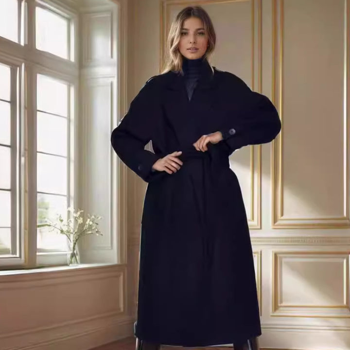Ladies elegant duster coat with spacious pockets and modern cut Lune London