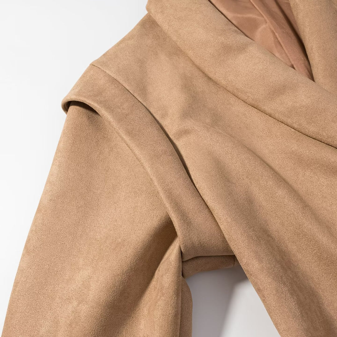Elegant women’s jacket with a modern style featuring large pockets Lune London