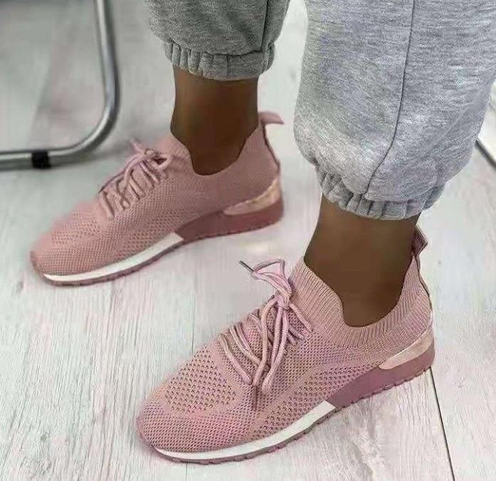 Breathable lifestyle sneakers for women with ultra-flexible knit upper and non-slip sole Lune London