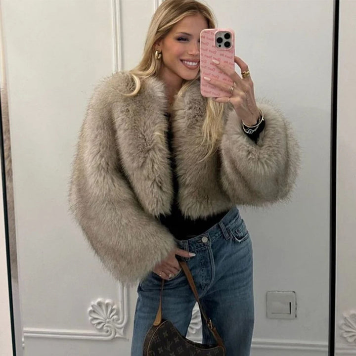Ladies Fluffy Fleece Jacket with Loose Fit and Voluminous Sleeves Lune London