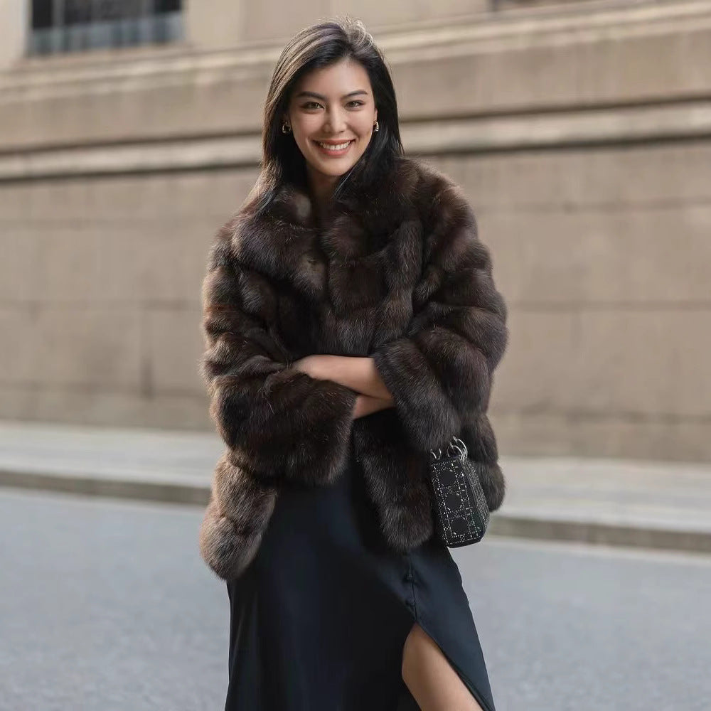 Ladies Elegant short jacket in luxurious faux fur with a voluminous design Lune London