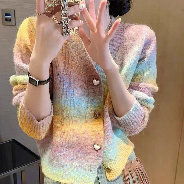 Cardigan pour femmes avec dégradé et boutons en forme de cœur Chic & Stil