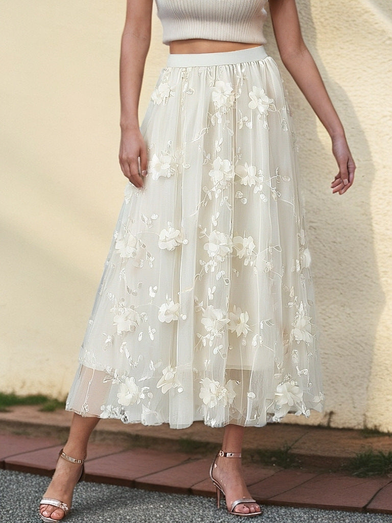 Elegant tulle skirt for women with floral embroidery and elastic waist Lune London