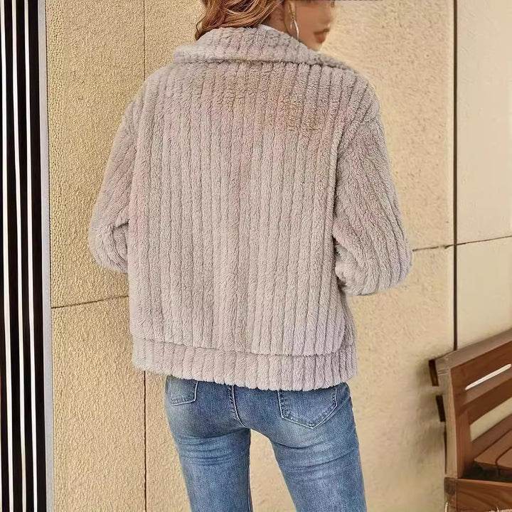 Cozy fleece jacket for women with modern structured design Lune London