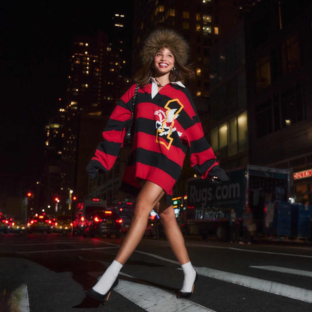 Oversized sweater for women with a striking graphic design and a modern collar Lune London