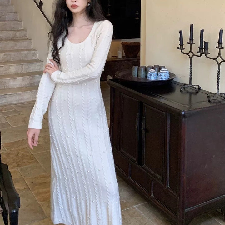 Robe en tricot pour femmes avec motif en câble et dentelle perlée Chic & Stil