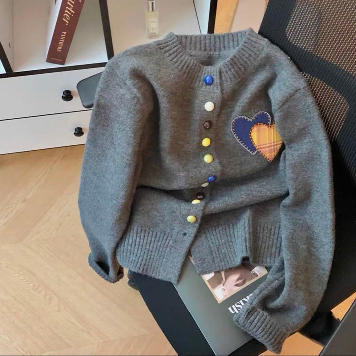 Cardigan for women with heart-shaped appliqués and colorful button details Lune London