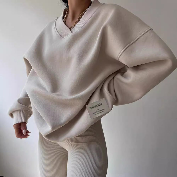 Oversized sweatshirt for women with V-neck and comfortable fit Lune London