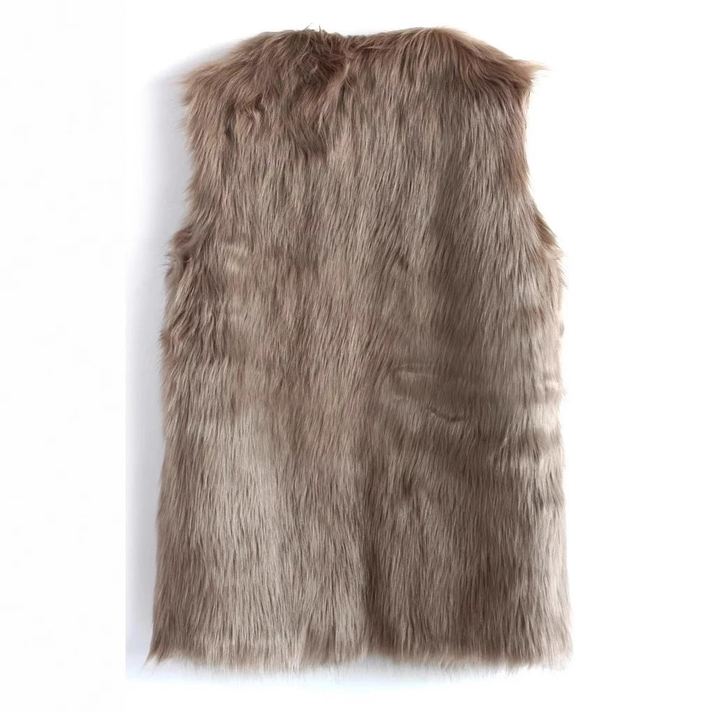 Ladies Cozy Faux Fur Gilet with Elegant Lune London Design
