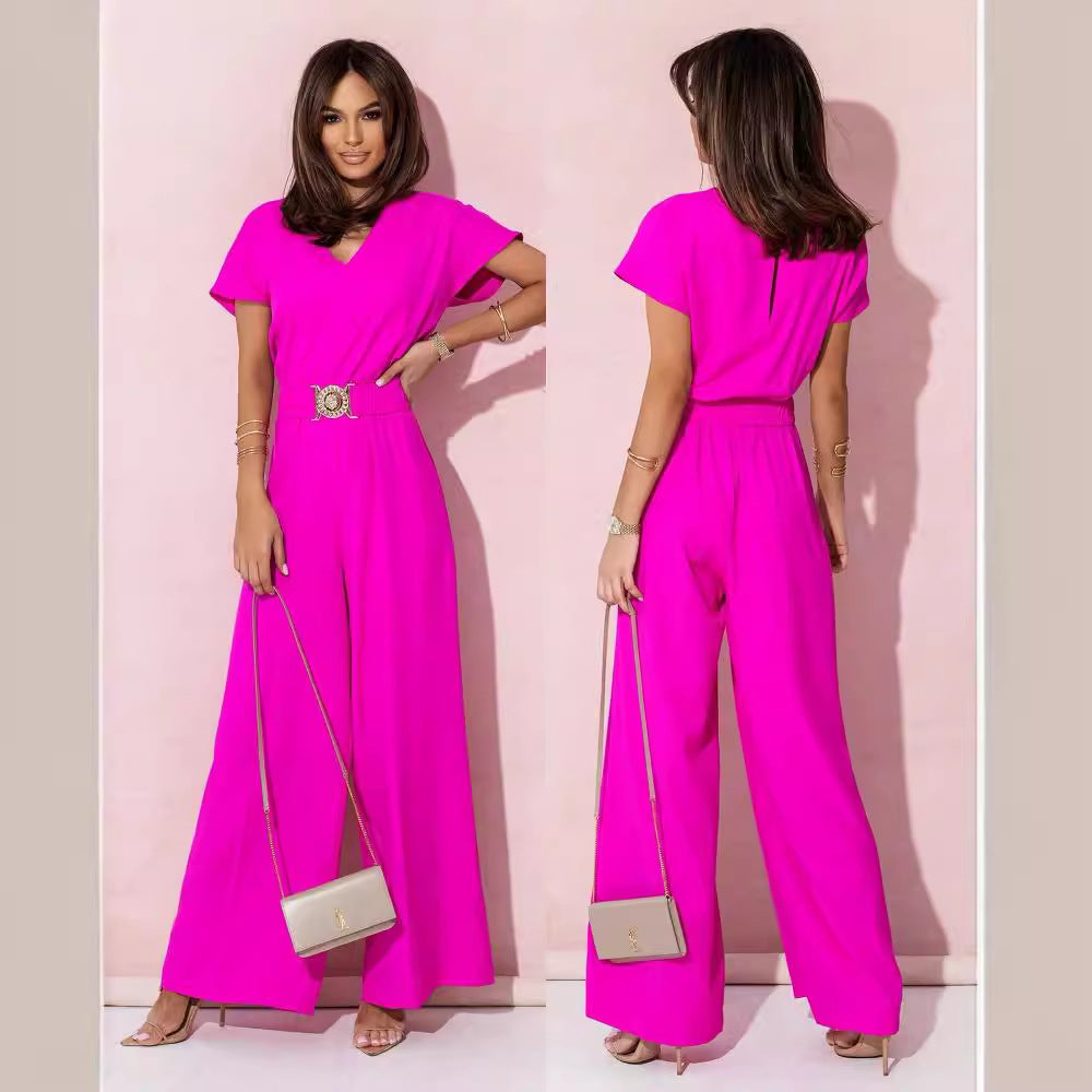 Stylish women's jumpsuit with wide cut and belt Lune London