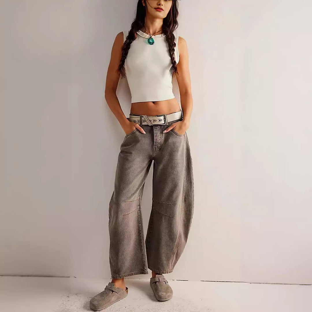 Comfortable and casual jeans for women with a loose fit Lune London