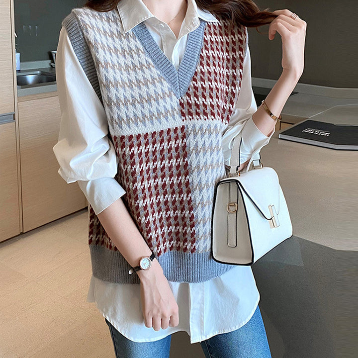Ladies V-neck sweater with stylish color block design Lune London