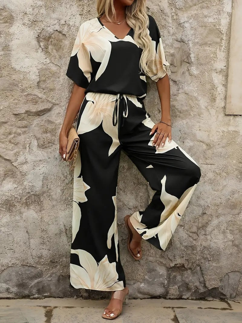 Ladies Elegant Jumpsuit with floral patterns and wide leg Lune London