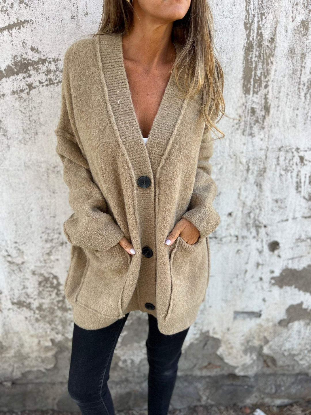 Ladies soft knit cardigan with deep V-neck and large pockets Lune London