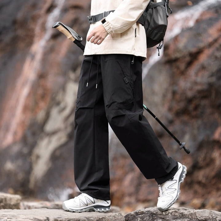 Outdoor Cargo Pants for men with adjustable waist and practical side pockets Lune London