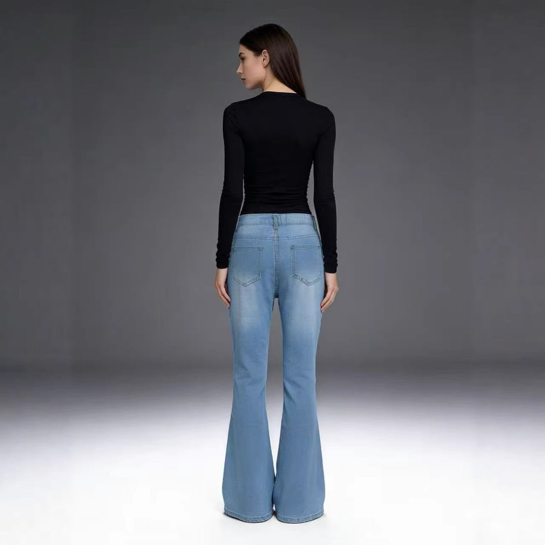 Women’s flared jeans with colorful button details and high waistband Lune London