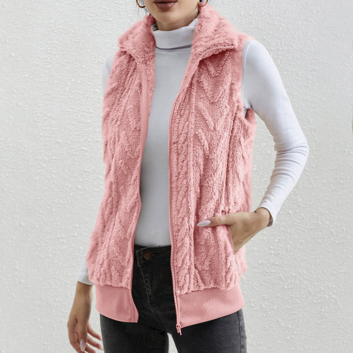 Cozy fleece jacket for women with stand-up collar and practical pockets Lune London
