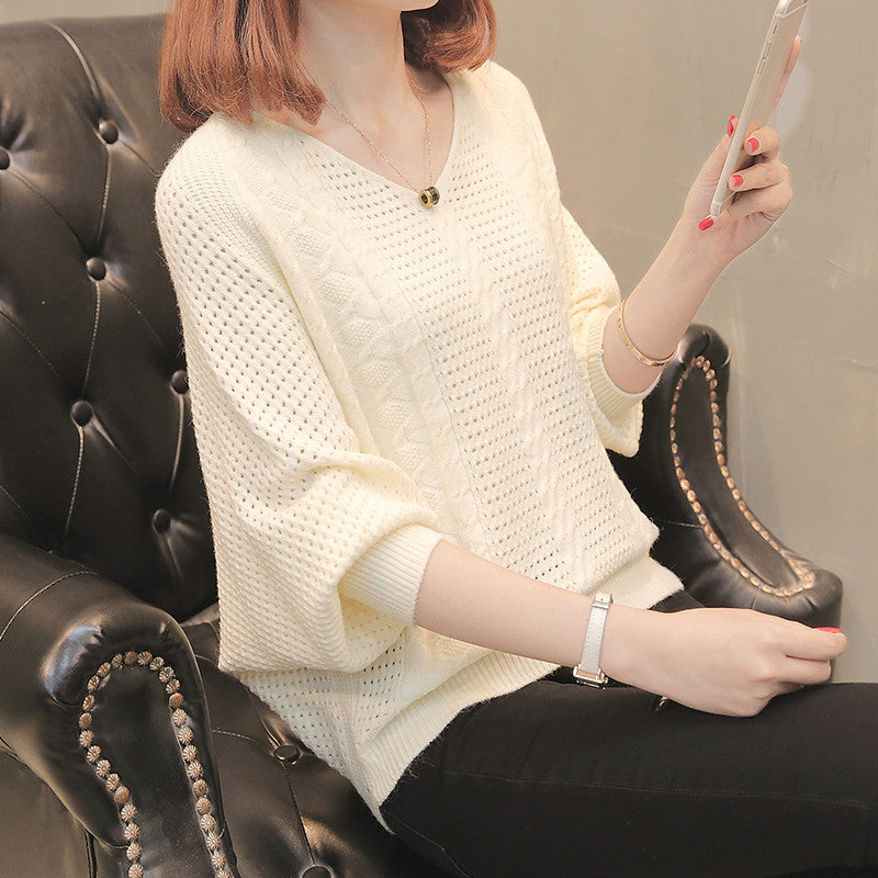Lightweight knitted sweater for women with V-neck and hip-length fit Lune London
