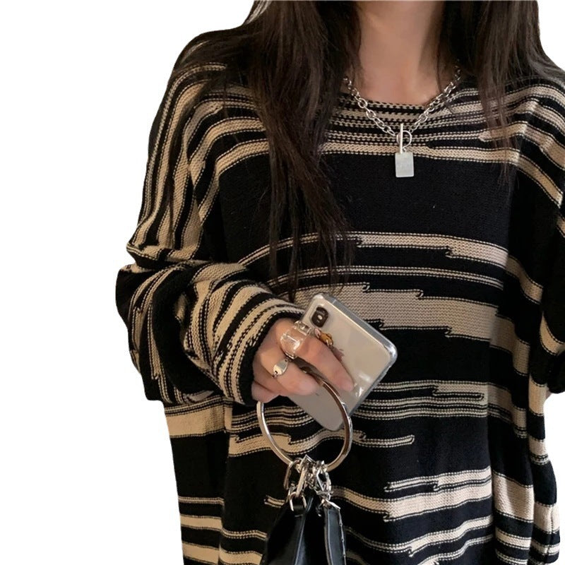 Pull en tricot pour femmes avec un élégant motif rayé et une coupe décontractée Lune London
