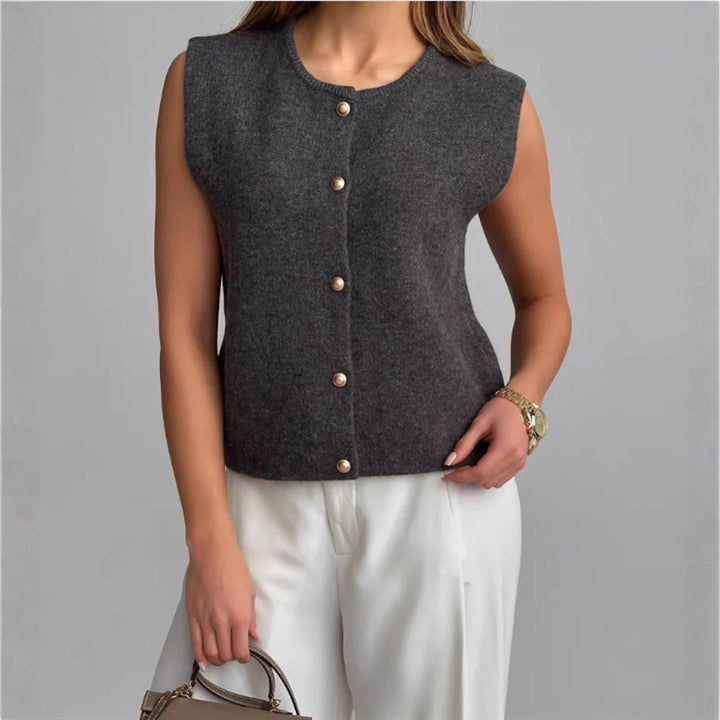 Knitted cardigan for women with refined buttons Lune London