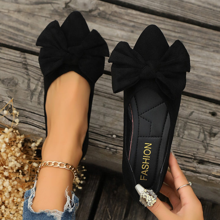Women's ballet flats with elegant bow decoration and soft inner lining Lune London