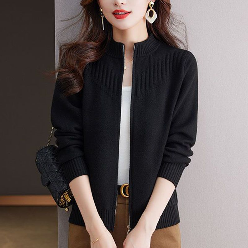 Cardigan pour femmes avec col montant et fermeture éclair Chic & Stil