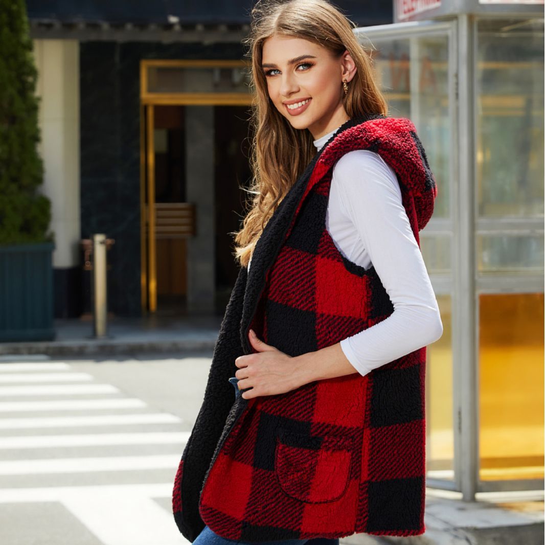 Ladies Cozy Gilet with Checked Pattern and Large Pockets Lune London