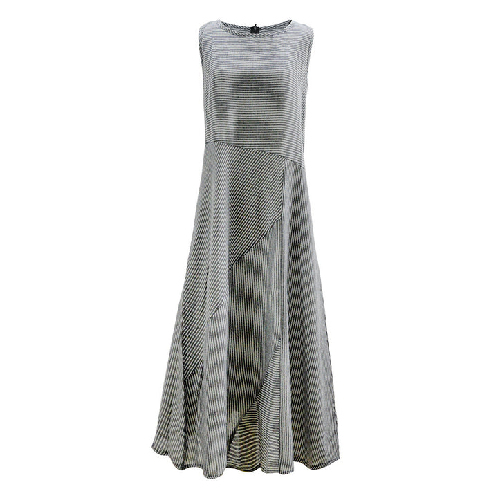 Women’s maxi dress with waist emphasis and diagonal stripe pattern Lune London