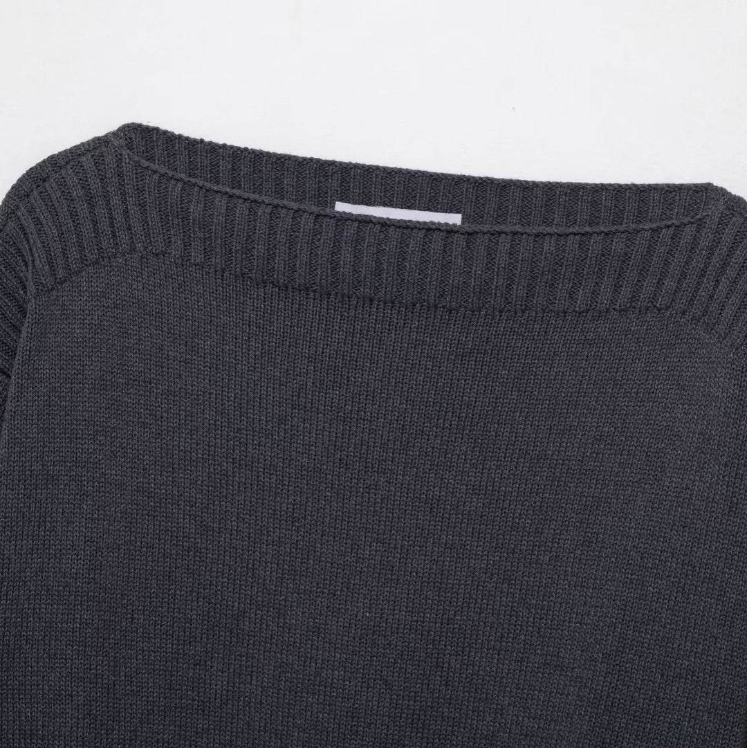Casual sweater for women with a wide and elegant collar Lune London