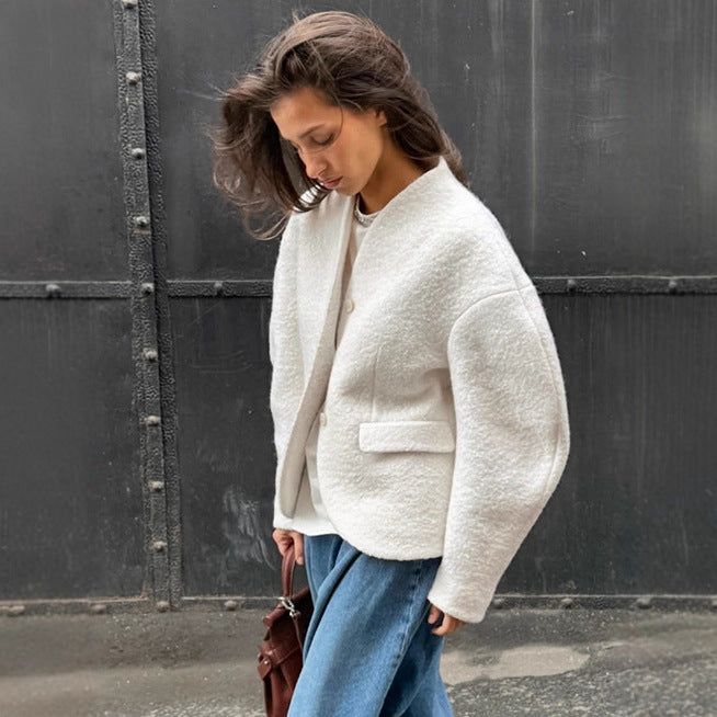 Trendy wool jacket for women with soft fabric and casual fit Lune London