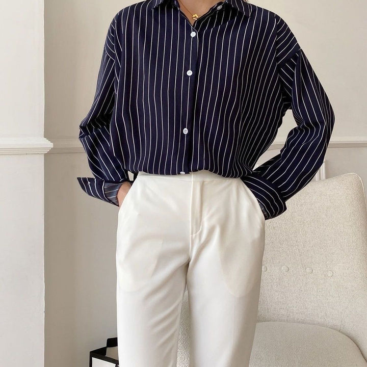 Blouse classique pour femmes avec fines rayures Chic & Stil