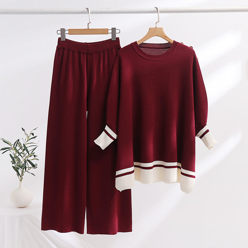 Casual knitted loungewear set for women with trendy contrast hem and loose fit Lune London