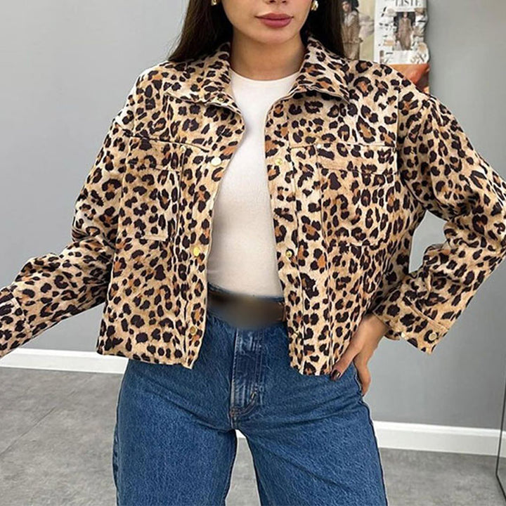 Trendy women's jacket in leopard design Lune London