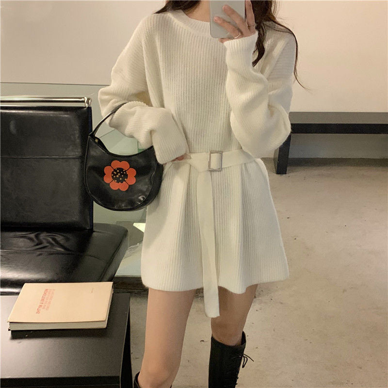 Robe en tricot pour femmes avec ceinture à la taille et coupe ample Chic & Stil