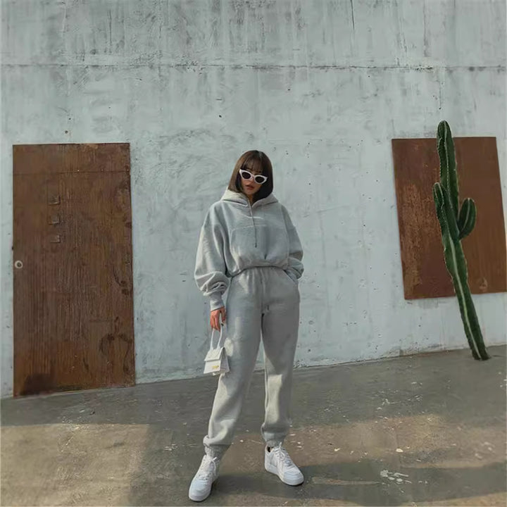 Lune London women's casual sweatshirt and jogger pant set