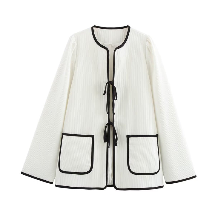 Casual women's jacket in textured material with decorative pockets Lune London