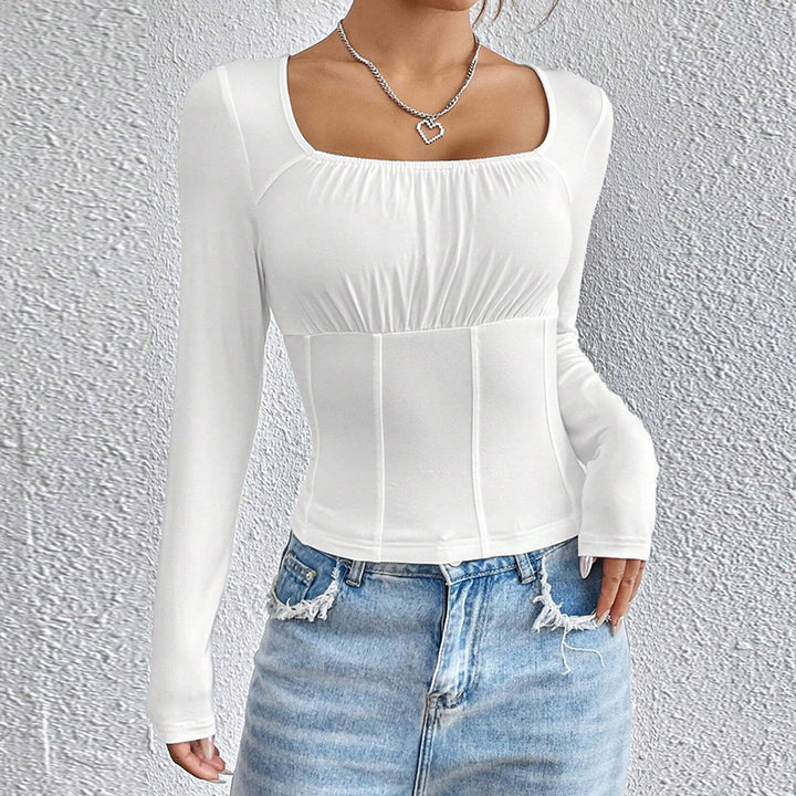 Chemise à manches longues pour femmes avec encolure carrée et design flatteur pour la silhouette Chic & Stil