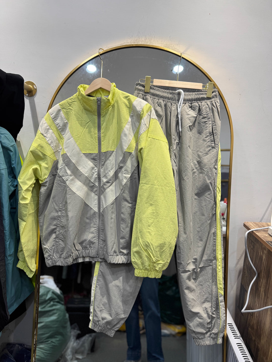Women's Urban Sports Jacket and Loose Cargo Pants Set Chic & Style