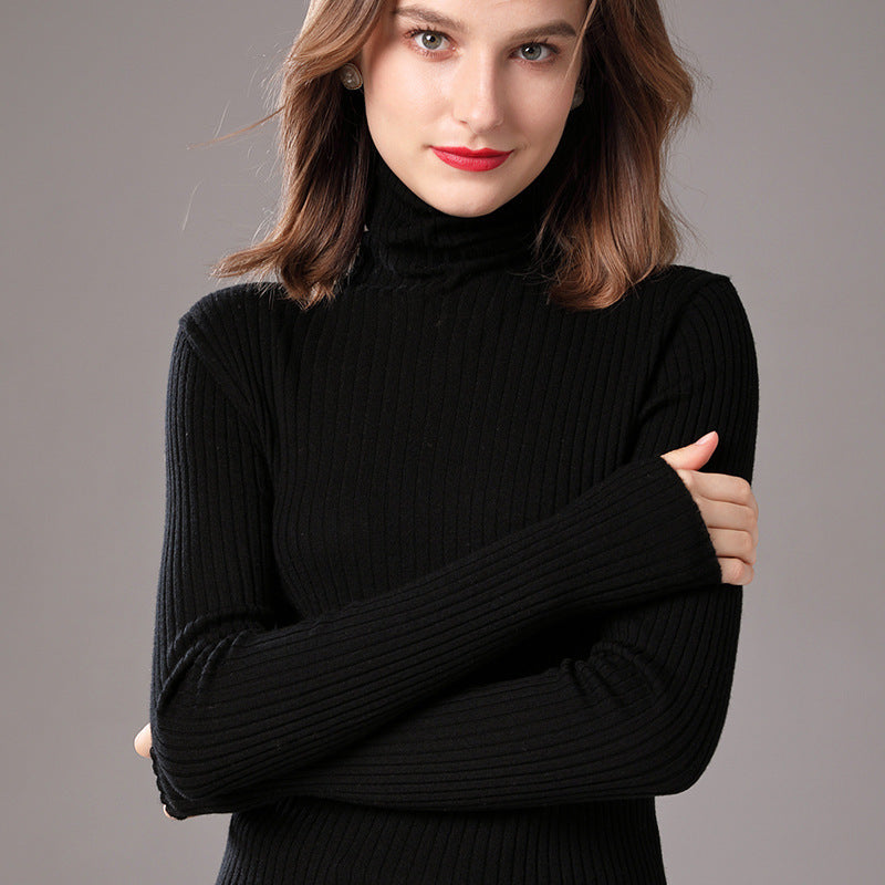 Women's turtleneck sweater with a fine ribbed texture and a fitted cut Lune Londonl