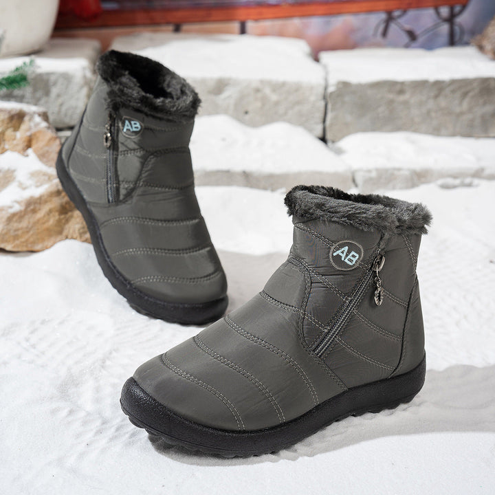 Lune London | Women's winter boots with practical zipper and cozy inner lining