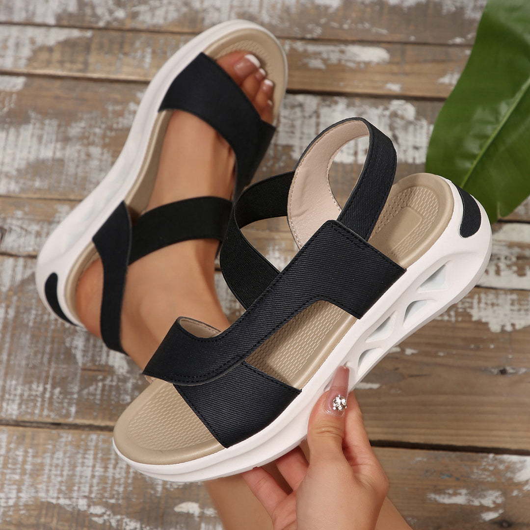 Ladies sport sandals with straps, featuring an ergonomic sole and non-slip sole Lune London