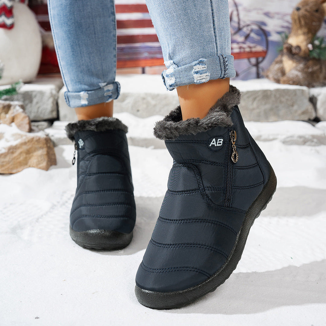Lune London | Women's winter boots with practical zipper and cozy inner lining