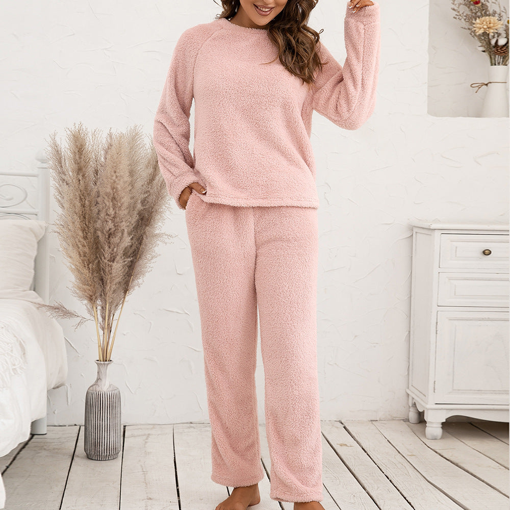 Cozy fleece pajama set for women with long sleeves and comfortable pants Lune London