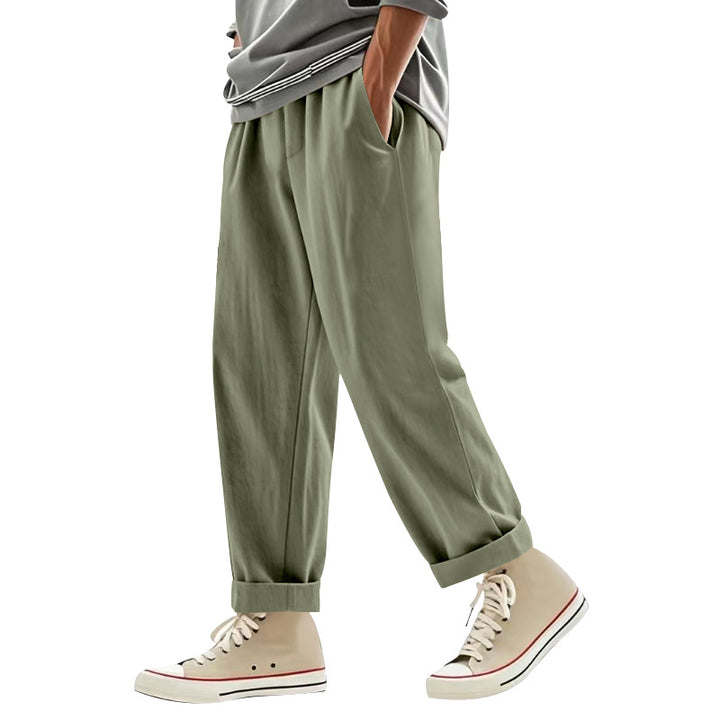 Casual pants for men with elegant pleats and a comfortable fit Lune London